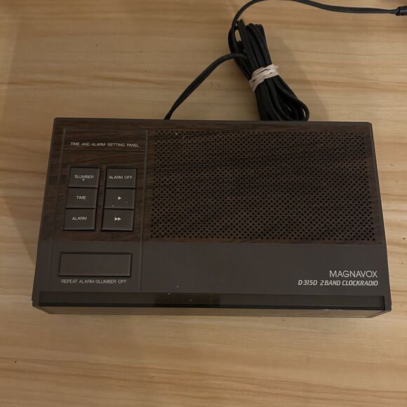 Magnavox D3150 AM FM Woodgrain Clock Radio 1983 Works tested Vintage - Picture 3 of 10